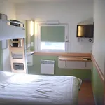 Ibis Budget Adam Hotel