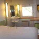 Ibis Budget Adam Hotel