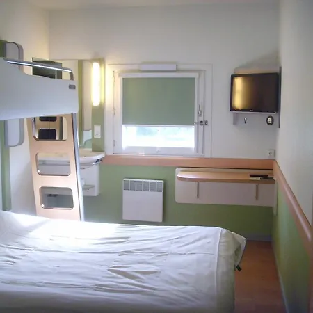Ibis Budget Adam Hotel